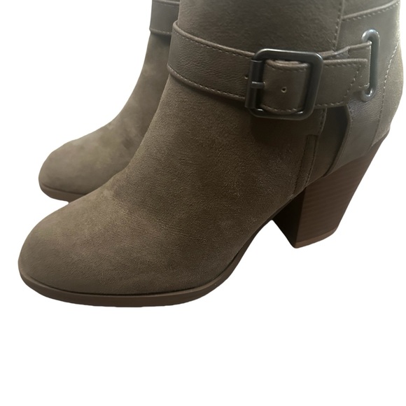 Shoe Dazzle Brown Ankle Booties - Picture 4 of 5